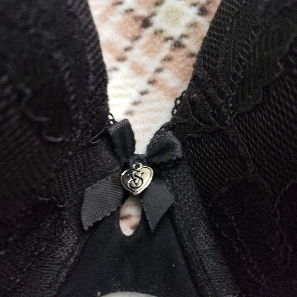 Victoria secret black slight push up bra - Picture 6 of 6